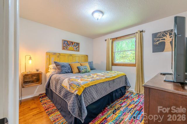 84 English Road, Spruce Pine, NC 28777