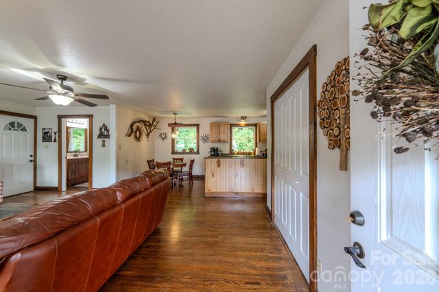 84 English Road, Spruce Pine, NC 28777