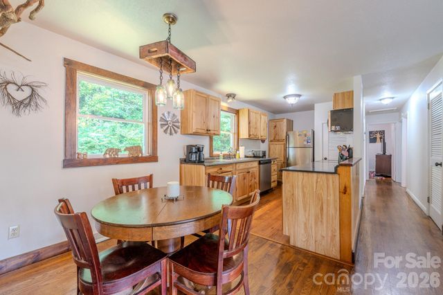 84 English Road, Spruce Pine, NC 28777