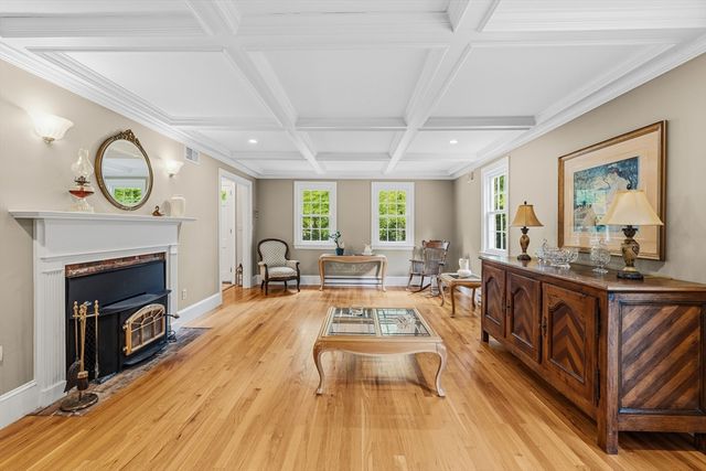 25 Pamden Ln, Seekonk, MA 02771