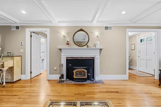 25 Pamden Ln, Seekonk, MA 02771