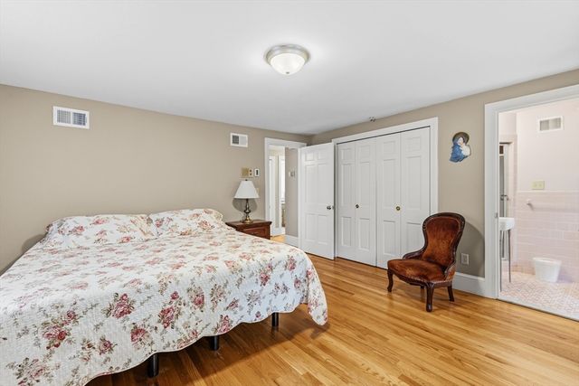 25 Pamden Ln, Seekonk, MA 02771