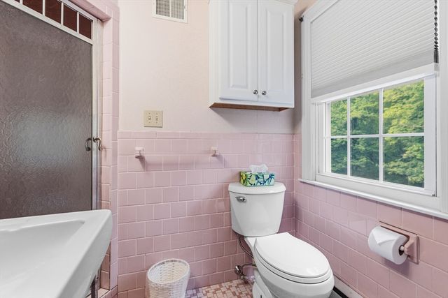 25 Pamden Ln, Seekonk, MA 02771