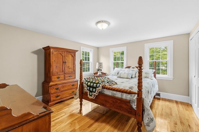 25 Pamden Ln, Seekonk, MA 02771