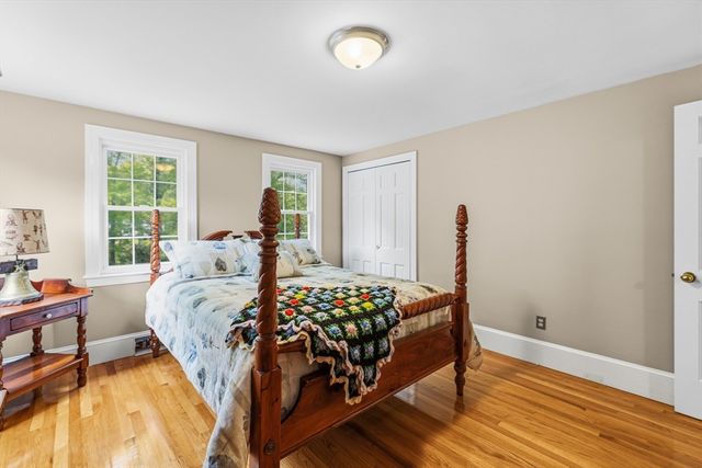 25 Pamden Ln, Seekonk, MA 02771
