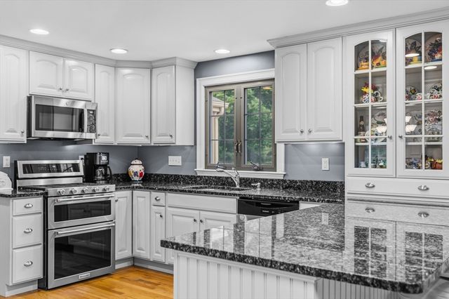 25 Pamden Ln, Seekonk, MA 02771
