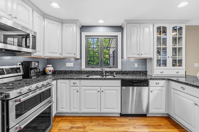 25 Pamden Ln, Seekonk, MA 02771