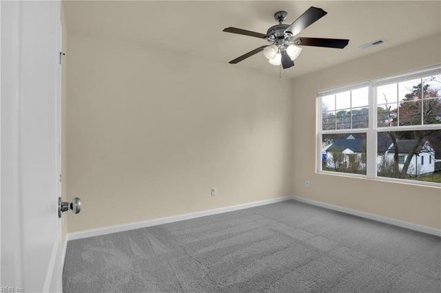 2812 Mark ST, Chesapeake, VA 23324