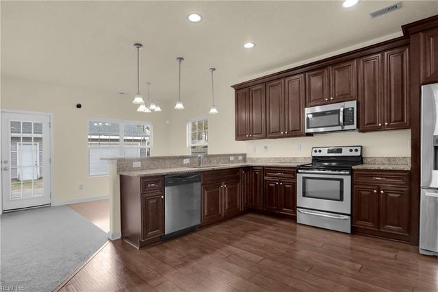 2812 Mark ST, Chesapeake, VA 23324