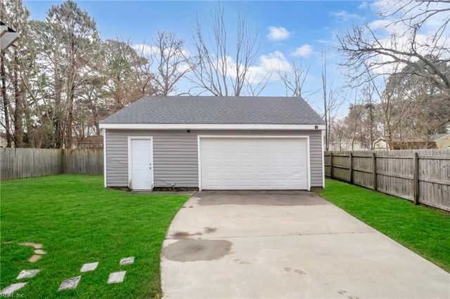 2812 Mark ST, Chesapeake, VA 23324