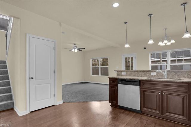 2812 Mark ST, Chesapeake, VA 23324