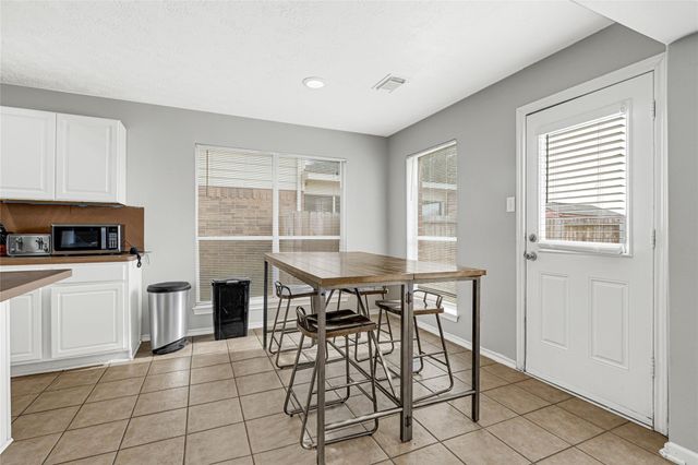 5707 Meadow Breeze Lane, Rosharon, TX 77583