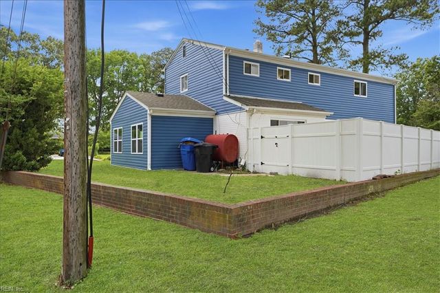 3912 Rumford Ln, Virginia Beach, VA 23452