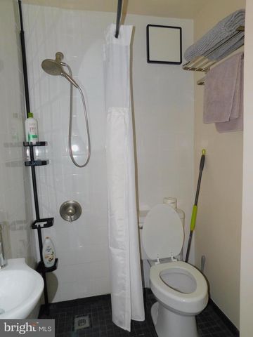 142 MANSFIELD ST, Fredericksburg, VA 22408