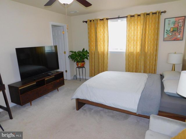 142 MANSFIELD ST, Fredericksburg, VA 22408