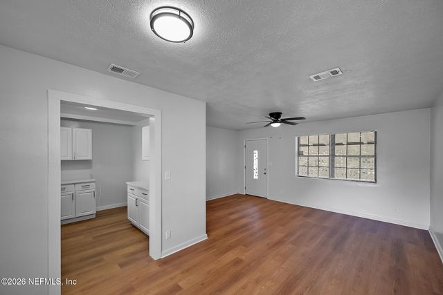 1111 UNDERHILL Drive, Jacksonville, FL 32211