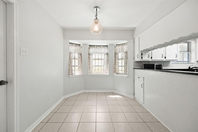 5827 S Braeswood Boulevard, Houston, TX 77096