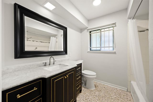 5827 S Braeswood Boulevard, Houston, TX 77096