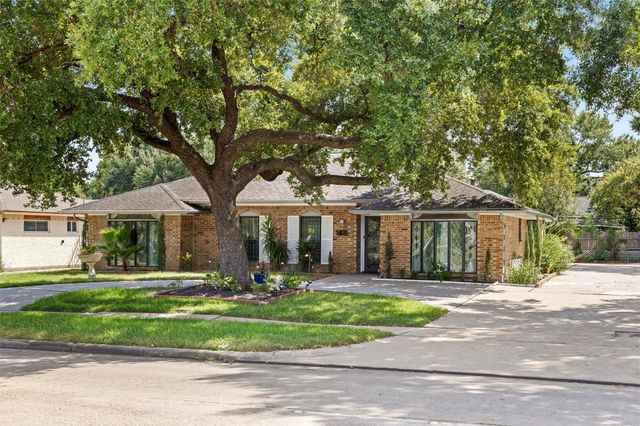 5827 S Braeswood Boulevard, Houston, TX 77096