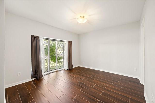 5827 S Braeswood Boulevard, Houston, TX 77096