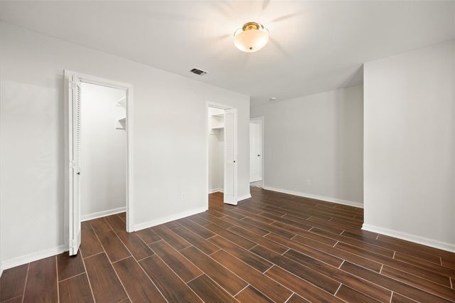 5827 S Braeswood Boulevard, Houston, TX 77096