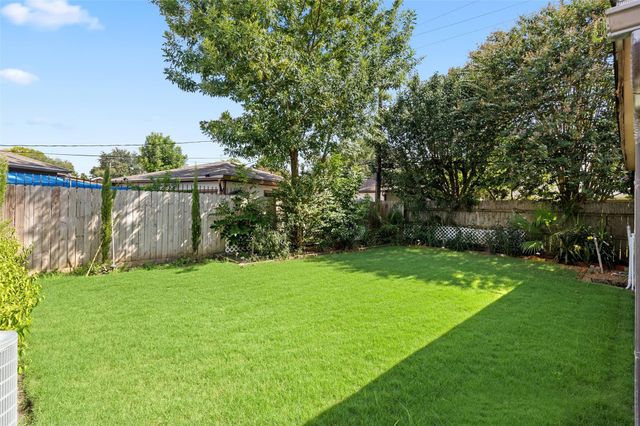 5827 S Braeswood Boulevard, Houston, TX 77096