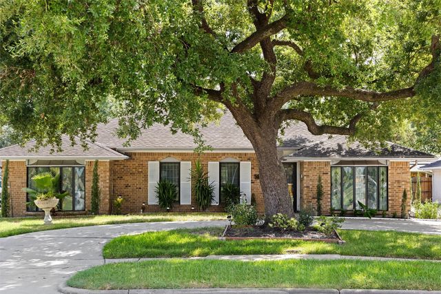 5827 S Braeswood Boulevard, Houston, TX 77096