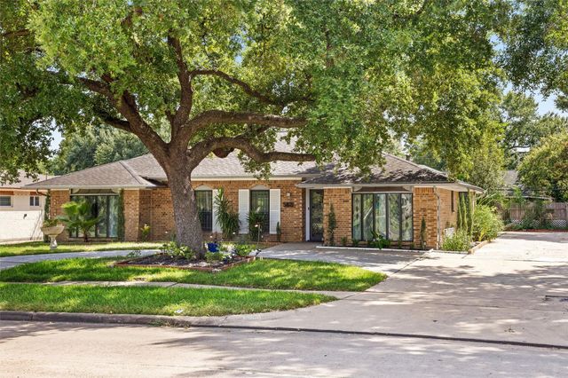 5827 S Braeswood Boulevard, Houston, TX 77096