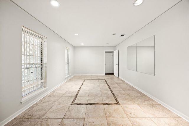 5827 S Braeswood Boulevard, Houston, TX 77096