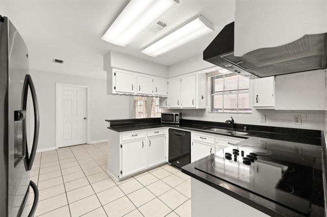 5827 S Braeswood Boulevard, Houston, TX 77096