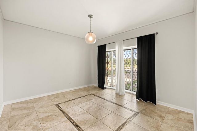 5827 S Braeswood Boulevard, Houston, TX 77096
