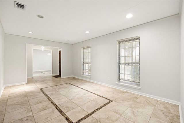 5827 S Braeswood Boulevard, Houston, TX 77096