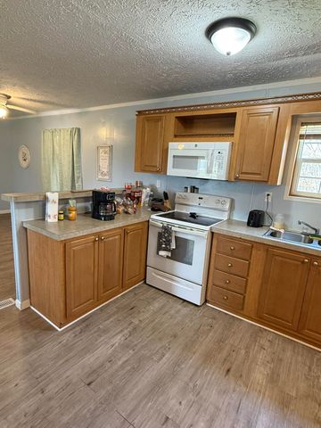 7299 Ida Road, Albany, KY 42602