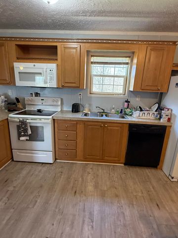 7299 Ida Road, Albany, KY 42602