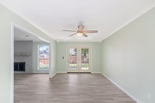 1811 S 22nd Street, Rogers, AR 72758