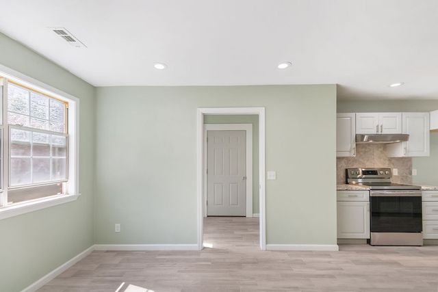 1811 S 22nd Street, Rogers, AR 72758