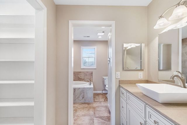 1811 S 22nd Street, Rogers, AR 72758