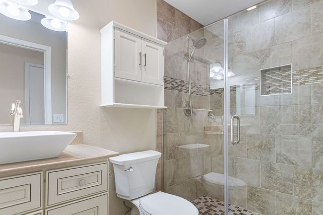 1811 S 22nd Street, Rogers, AR 72758