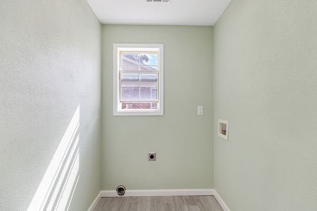 1811 S 22nd Street, Rogers, AR 72758