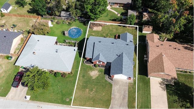 1811 S 22nd Street, Rogers, AR 72758