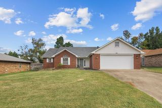 1811 S 22nd Street, Rogers, AR 72758