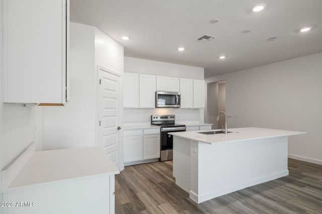 17589 W TURQUOISE Avenue, Waddell, AZ 85355