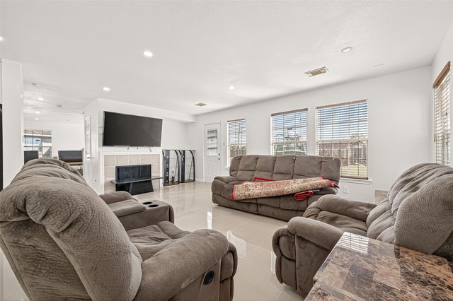 15707 Crooked Arrow Drive, Sugar Land, TX 77498