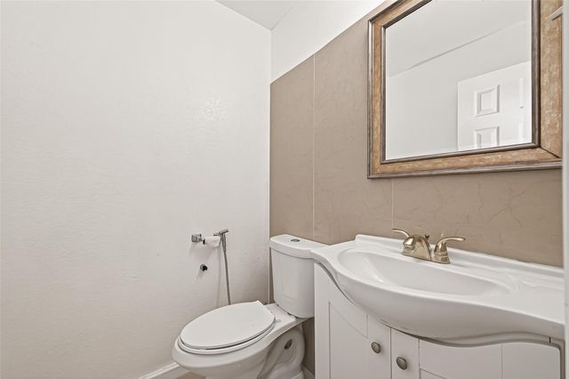 15707 Crooked Arrow Drive, Sugar Land, TX 77498