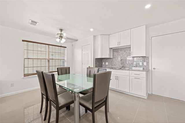 15707 Crooked Arrow Drive, Sugar Land, TX 77498