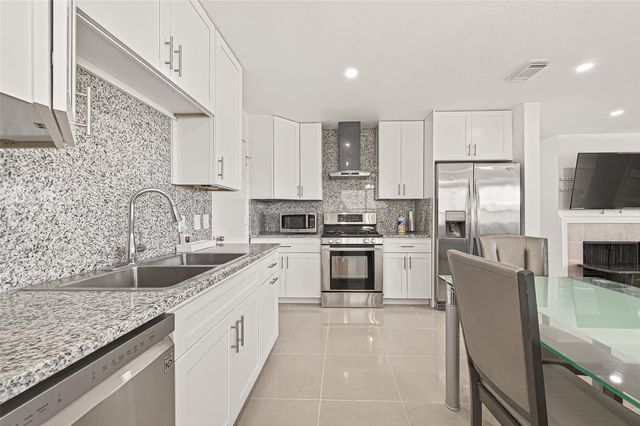 15707 Crooked Arrow Drive, Sugar Land, TX 77498