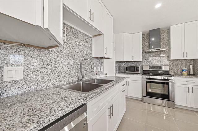 15707 Crooked Arrow Drive, Sugar Land, TX 77498