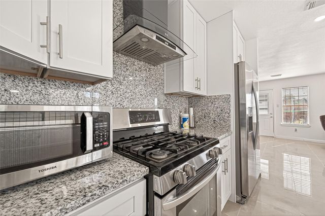 15707 Crooked Arrow Drive, Sugar Land, TX 77498