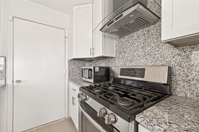 15707 Crooked Arrow Drive, Sugar Land, TX 77498