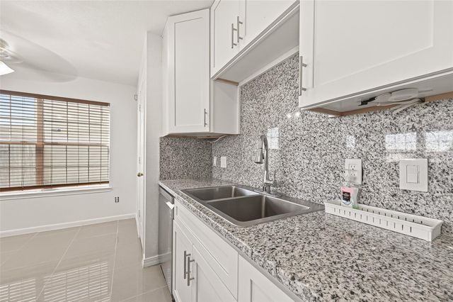 15707 Crooked Arrow Drive, Sugar Land, TX 77498